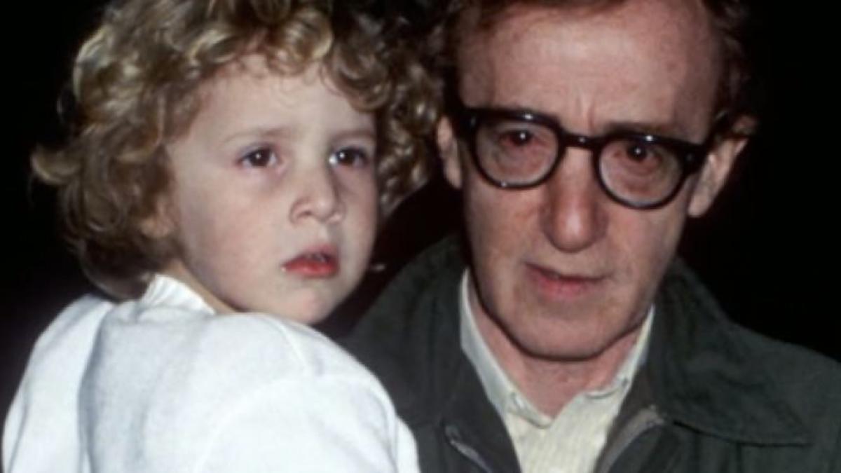 regizorul woody allen acuzat de abuz sexual de fiica lui adoptiva