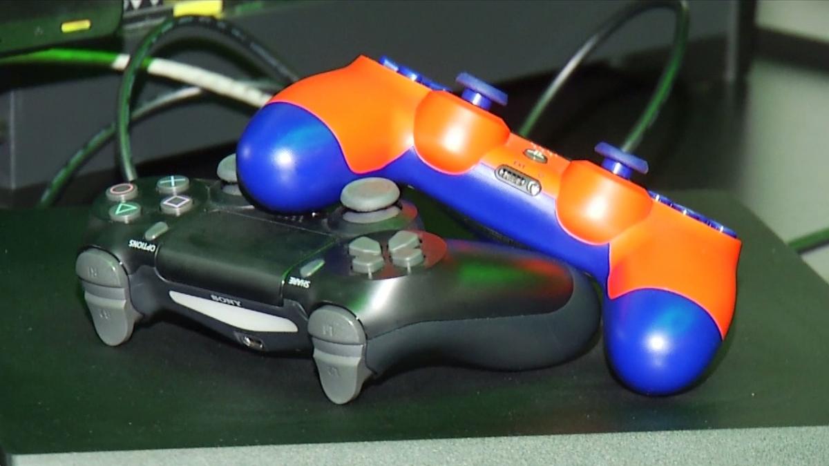 24 it cine sunt consolistii si ce device uri prefera