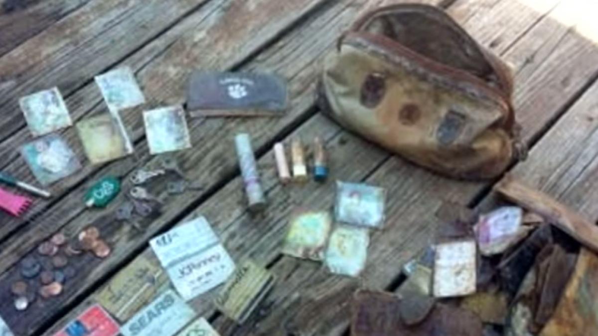 a crezut ca a prins un peste imens dar a pescuit o poseta a deschis o si a avut parte de o