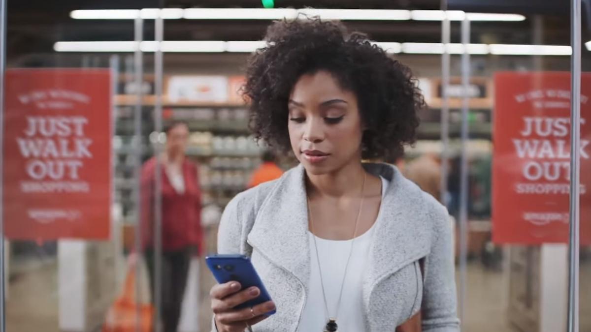 adio cozi s a deschis cel mai mare supermarket fara case de marcat video