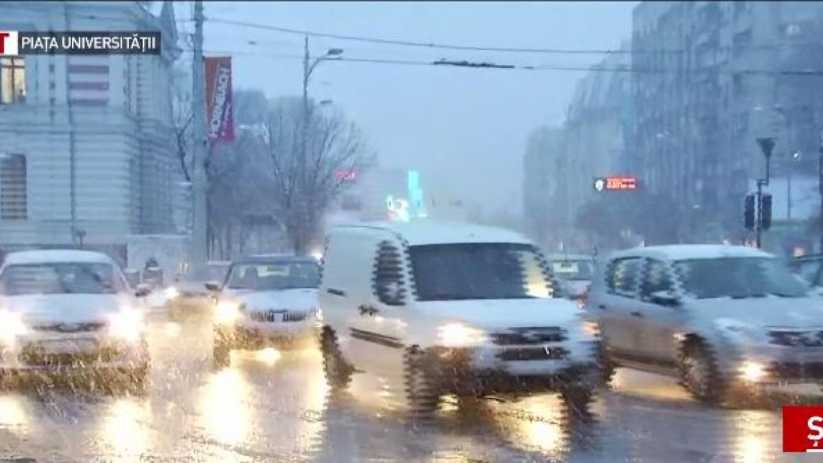 zapada putina in capitala multe probleme in trafic video