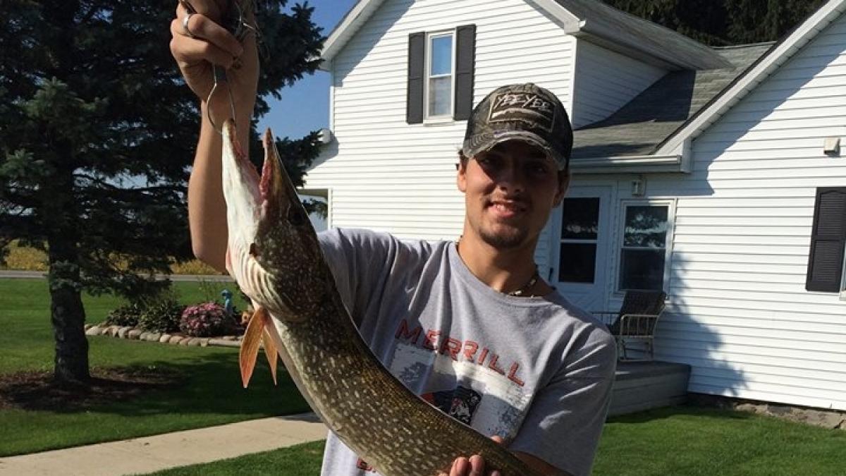 un tanar si a omorat din greseala cel mai bun prieten si apoi s a sinucis