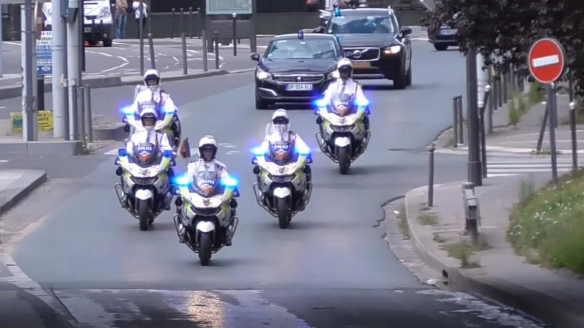 o masina din convoiul lui donald trump a lovit un politist