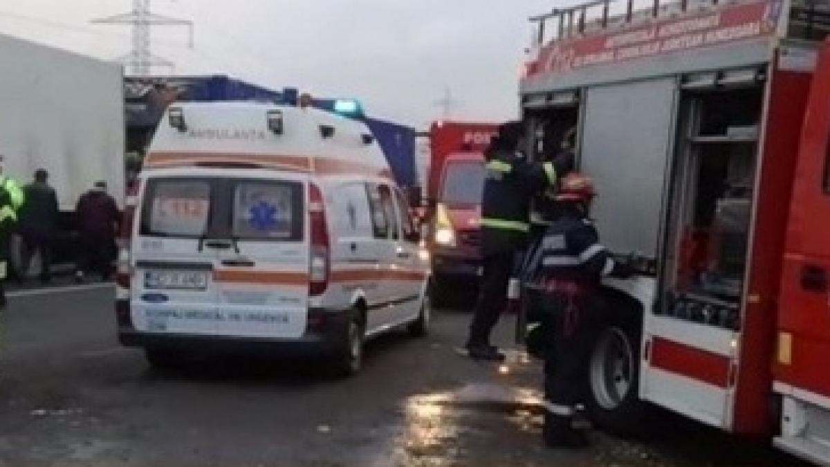 accident in capitala o soferita fara experienta a intrat in gardul de beton al electrocentralei