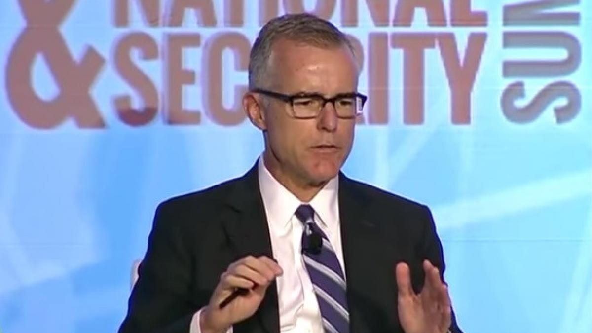 directorul adjunct al fbi si a dat demisia