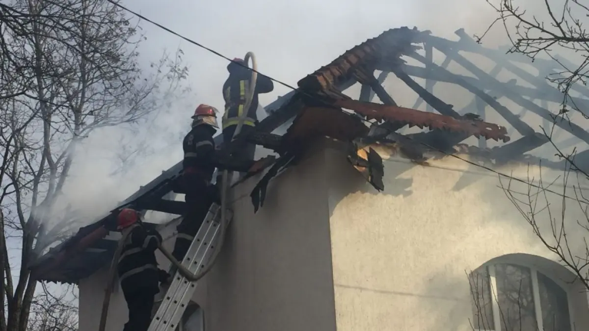 incendiu puternic la o scoala elevii au fost evacuati de urgenta