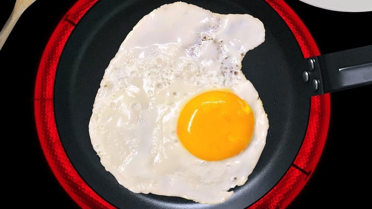 medicii trag un semnal de alarma greseala pe care toata lumea o face cand prajeste oua