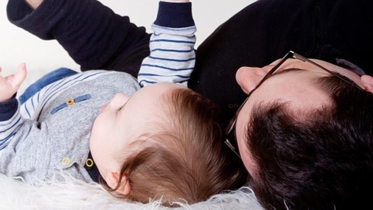 atipise langa fiul sau de cinci ani dar cand s a trezit nu l a gasit nicaieri a inceput sa l caute