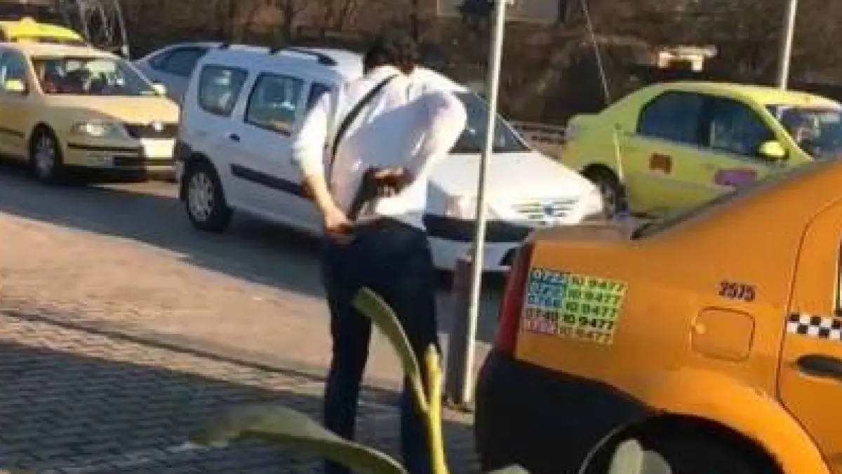 reactiile neasteptate ale colegilor taximetristului care a scos pistolul pe aeroportul otopeni eu