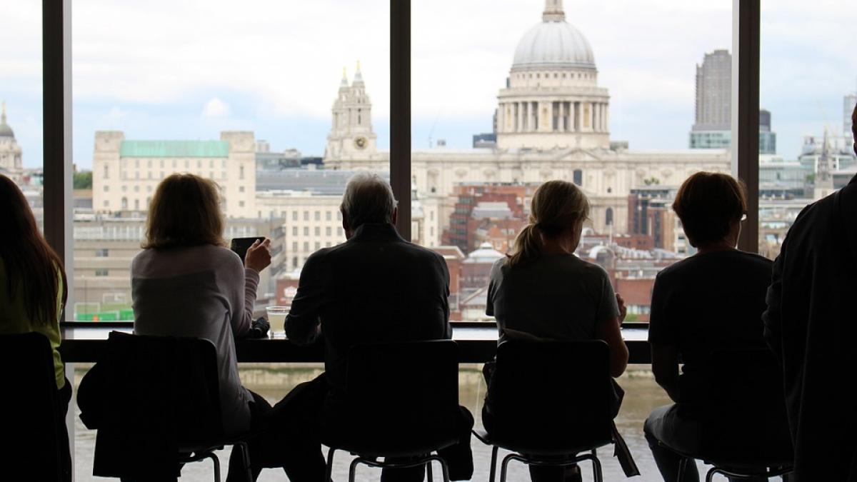 un nou scandal in mediul online cum ajung vedetele sa aiba milioane de fani pe retelele de