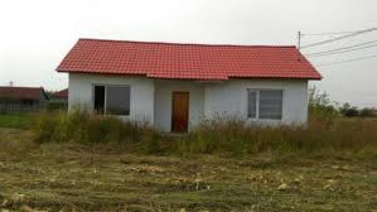 casele ridicate de gigi becali pentru sinistratii din dolj scoase la vanzare