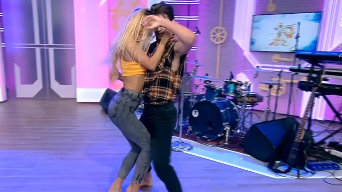 flavia a hipnotizat telespectatorii cu un dans fierbinte flavia sfioasa nu mai e sfioasa