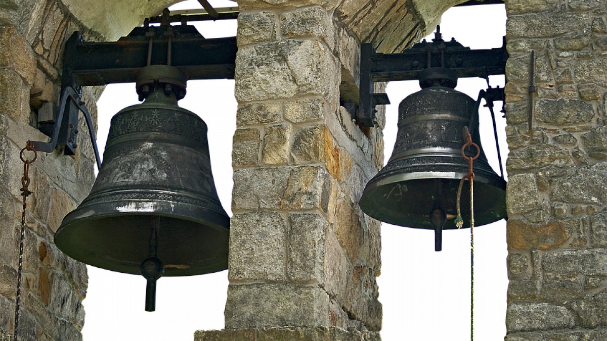 two puff Suppress De ce se trage clopotul în bisericile ortodoxe? Adevărul despre acest ritual