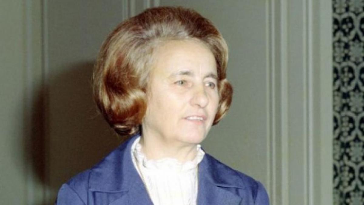 cum a ajuns elena ceausescu deputat de pitesti trucul folosit de savanta de renume mondial