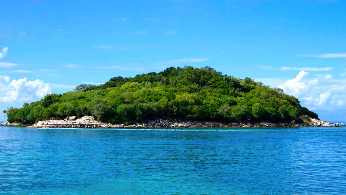 pretul incredibil cu care poate fi cumparata o insula cu doua cabane