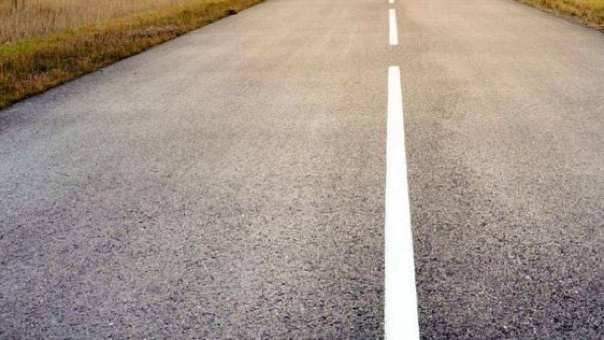 un barbat a furat intr o noapte 800 de metri de asfalt de pe un drum din china