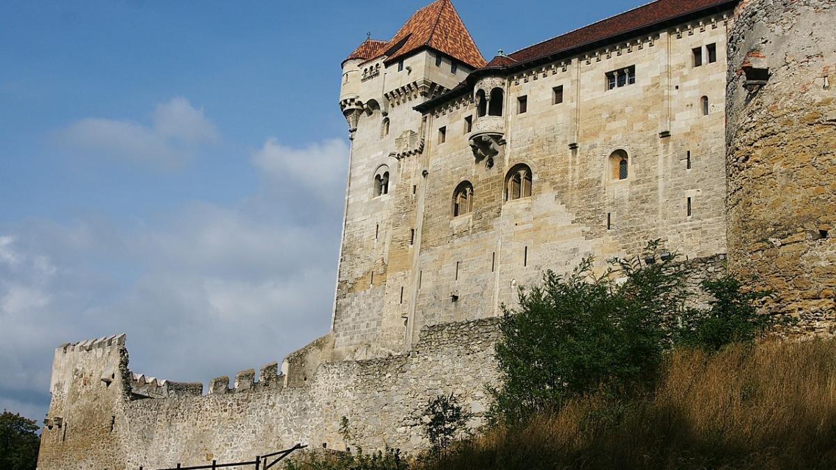 o familie regala din europa vrea sa isi relanseze averea pe piata criptomonedelor