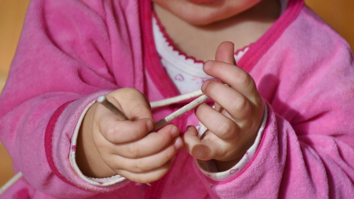 caz socant in suceava o fetita a suferit arsuri grave iar mama sa a refuzat sa o duca la medic