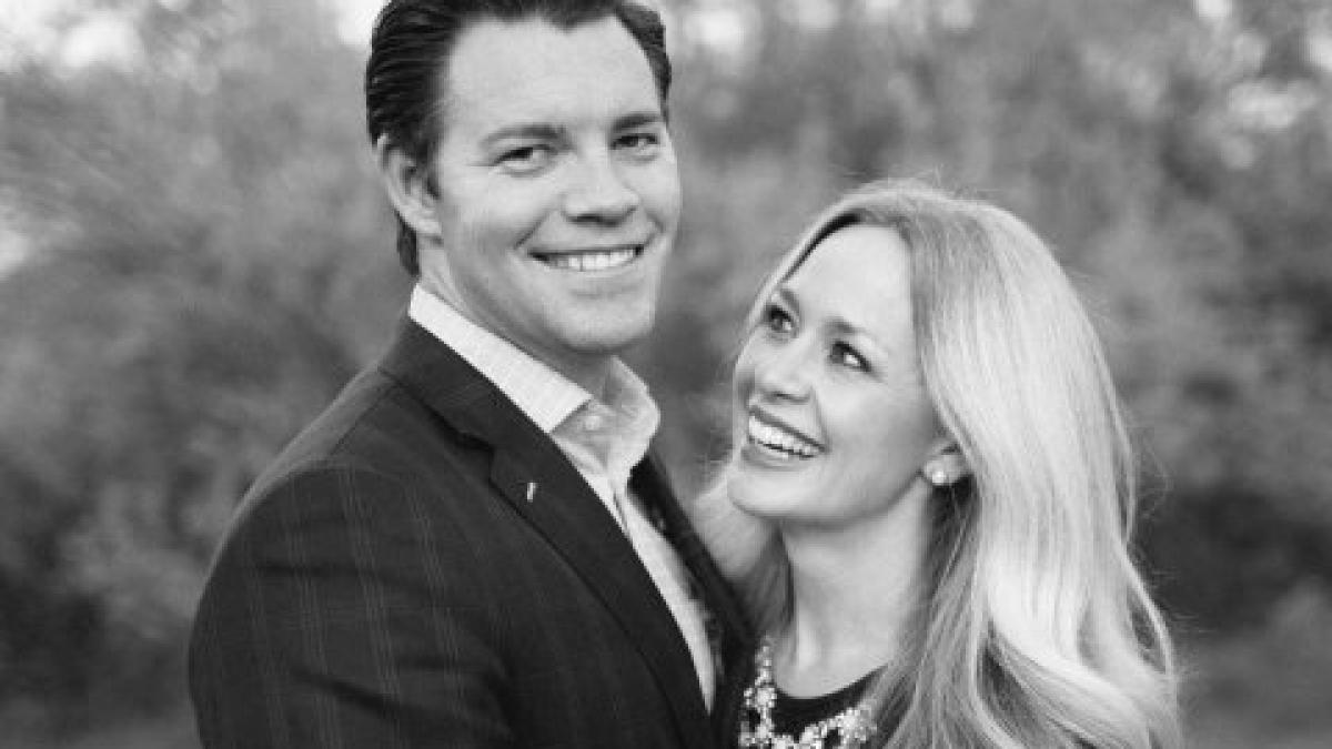 stia ca sotia sa nu intra niciodata pe facebook asa ca a decis sa scrie un mesaj prietenilor