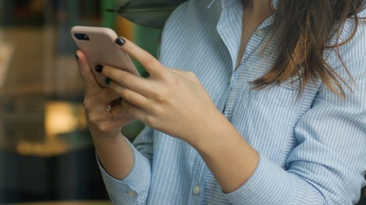 cauta o retea wi fi in camera deputatilor ce a gasit e incredibil