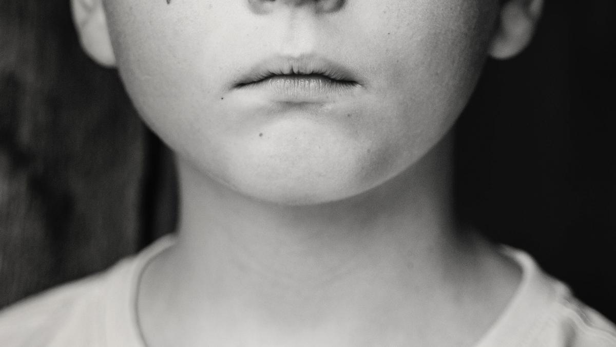 motivul incredibil pentru care doi parinti si au mintit luni la rand copilul ca sufera de cancer