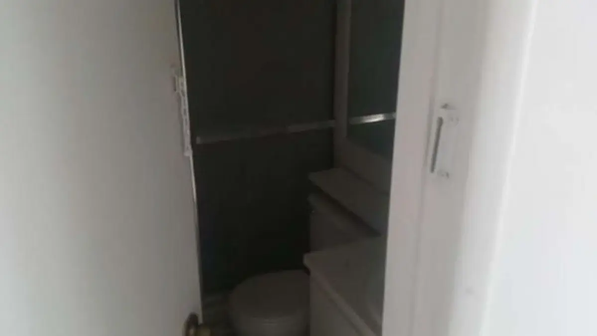 a fost chemat sa schimbe instalatia electrica intr o casa in renovare cand a vazut ce se afla in