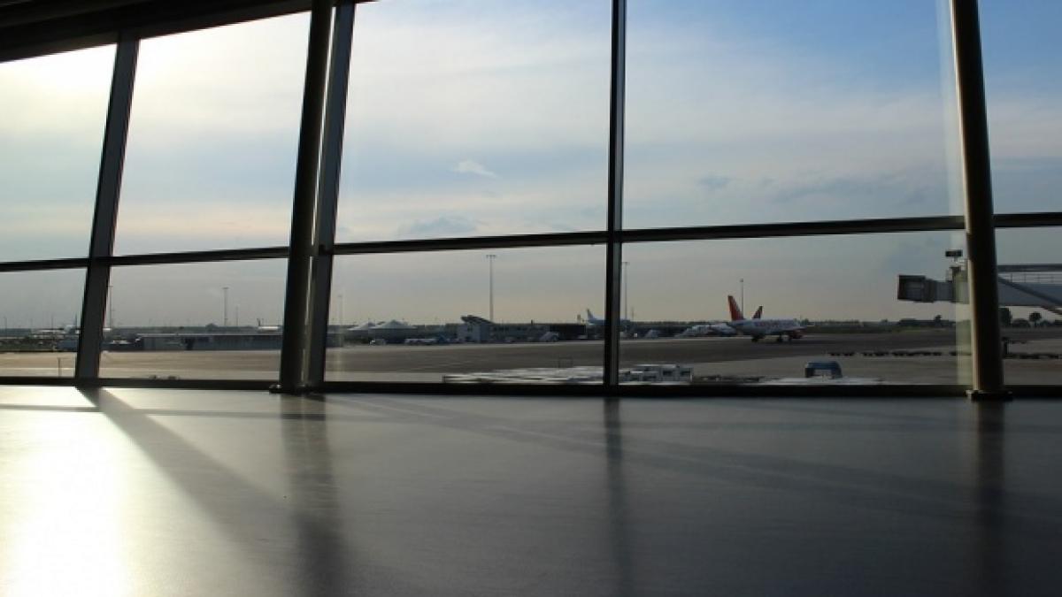 bogdan mindrescu directorul companiei nationale aeroporturi bucuresti a demisionat in urma unor