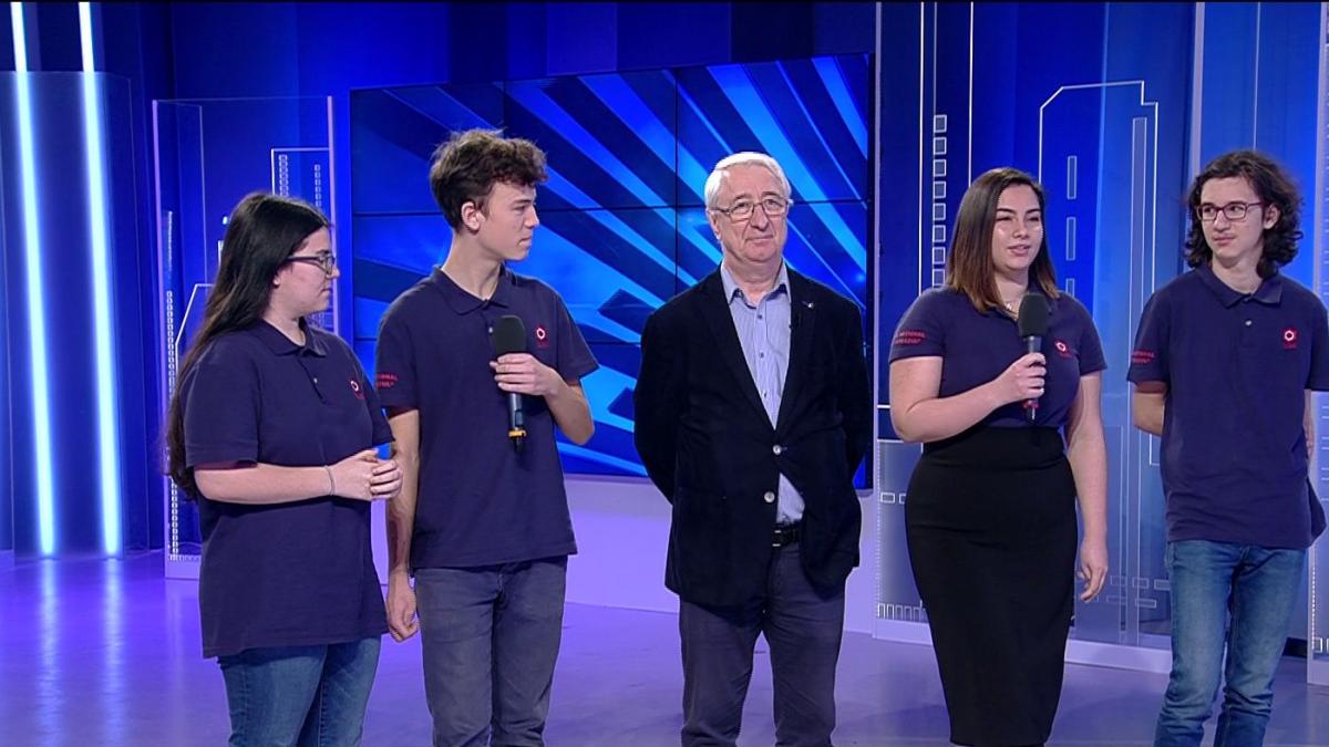 eroii zilei elevii campioni la robotica