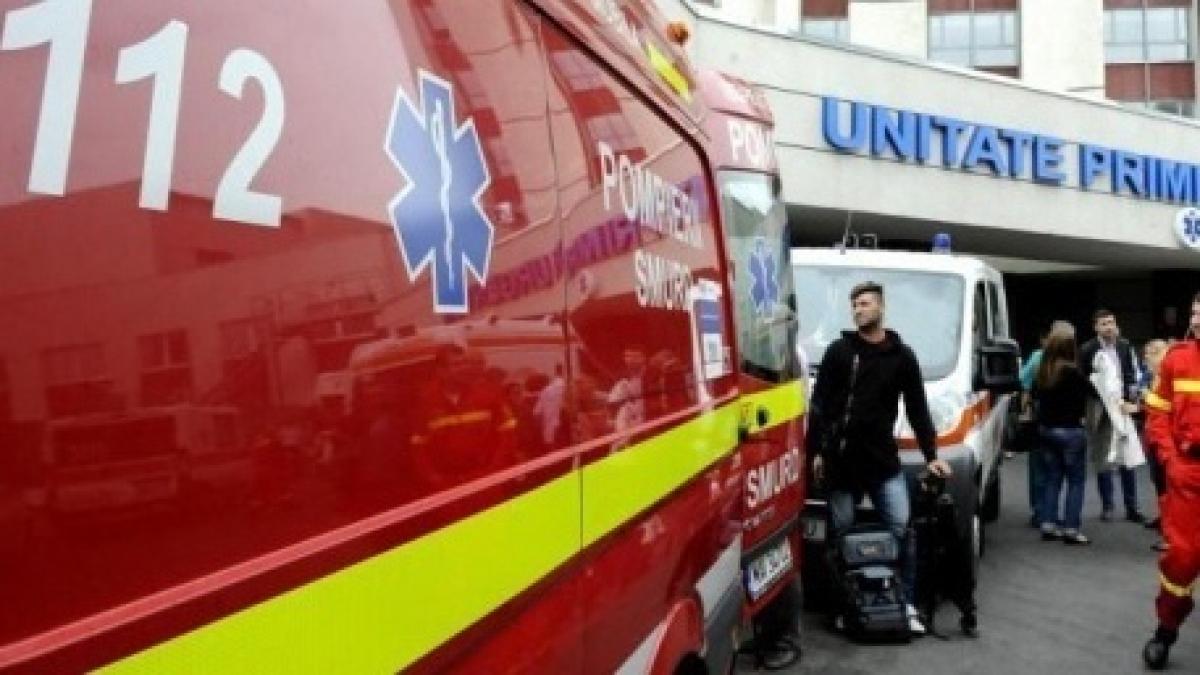 imagini de cosmar intr o statie de autobuz din cluj un barbat a fost batut cu o bata si lasat