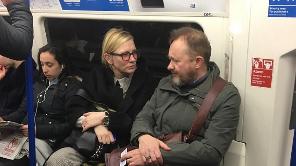 o cunoscuta actrita a dat masina de lux pe transportul public fanii au surprins o in metrou