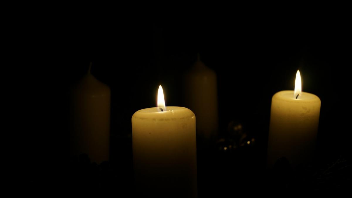sambata mortilor de ce trebuie sa aprinzi doua lumanari de mosii de iarna