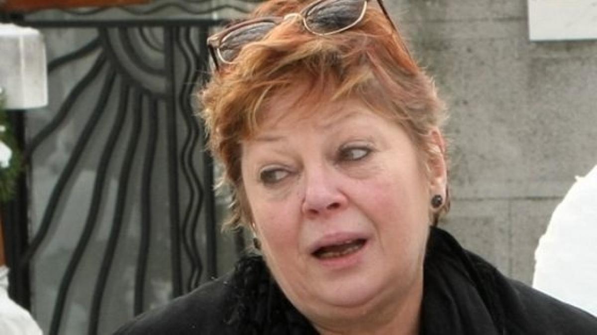 anca pandrea internata de urgenta in spital actrita are probleme cu plamanii