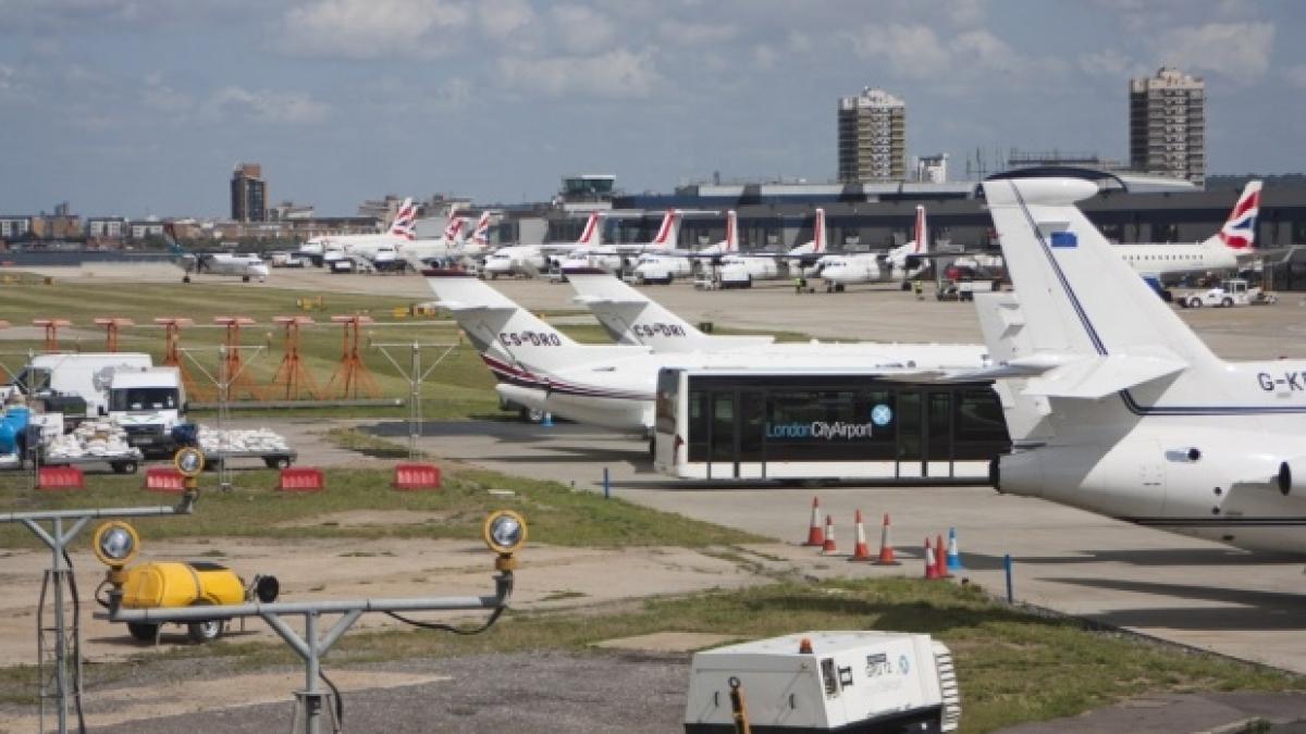 alerta pe aeroportul london city a fost gasita o bomba din cel de al doilea razboi mondial