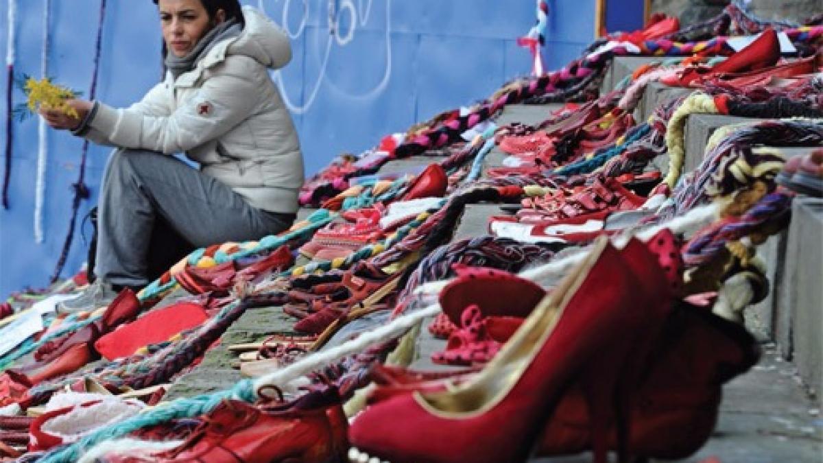 la fiecare 30 de secunde o femeie este batuta in romania de ziua iubirii spune stop violentei