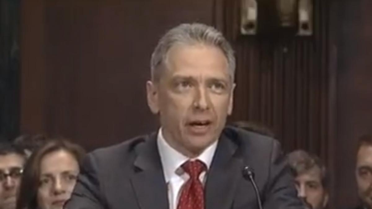 un roman a intrat in administratia trump ce institutie va conduce