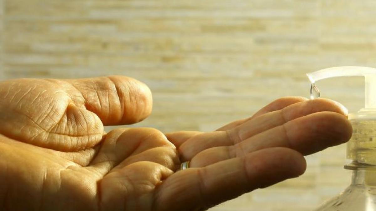 atentie gelul antibacterian poate dauna sanatatii cum ne afecteaza