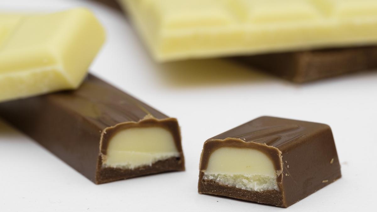 ciocolata bio infestata cu larve intr un supermarket din constanta