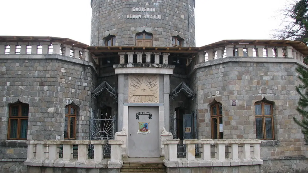 intamplari stranii in castelul iuliei hasdeu ce aud si ce vad angajatii din cand in cand