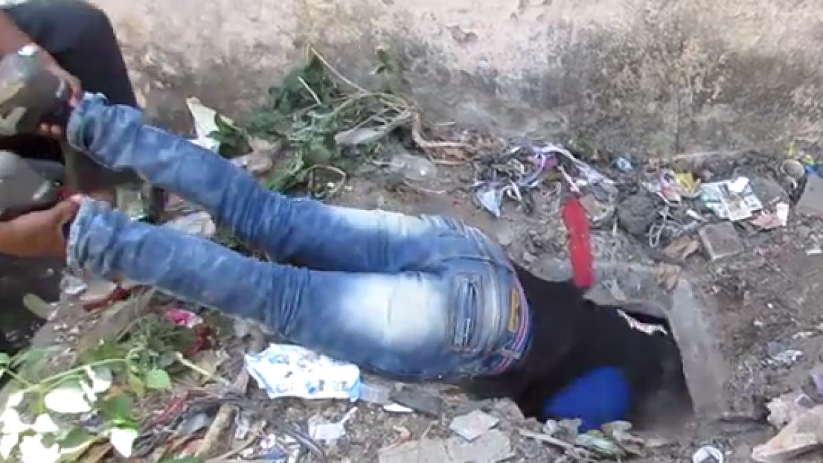 auzeau zgomote ciudate dintr o fosa asa ca s au apropiat cand au vazut ce era acolo nu au stat pe