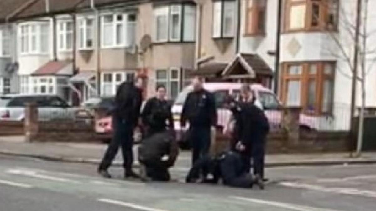 descoperire socanta facuta de politisti dupa ce trecatorii au auzit mai multe tipete disperate pe