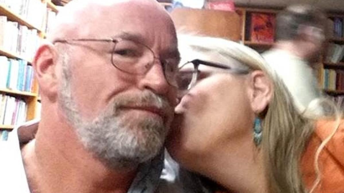 divortasera dupa 20 de ani de casatorie recent barbatul i a facut un cadou femeii parea a fi o