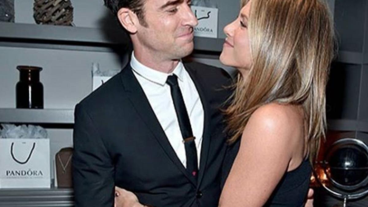jennifer aniston din nou singura actrita divorteaza de justin theroux dupa doi ani de casatorie
