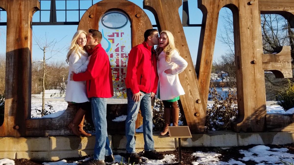 eveniment inedit in statele unite doua perechi de gemeni identici vor face o nunta comuna