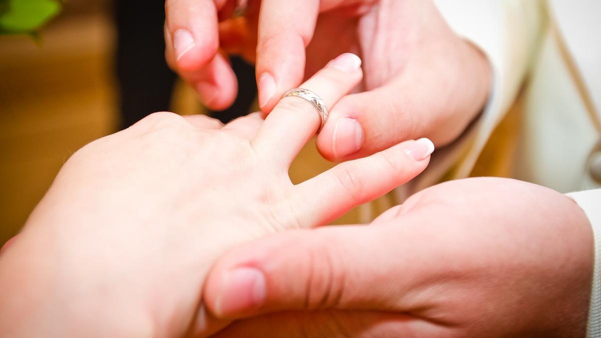 i a donat iubitei sale bolnave un rinichi si a cerut o de sotie ce a facut femeia dupa transplat