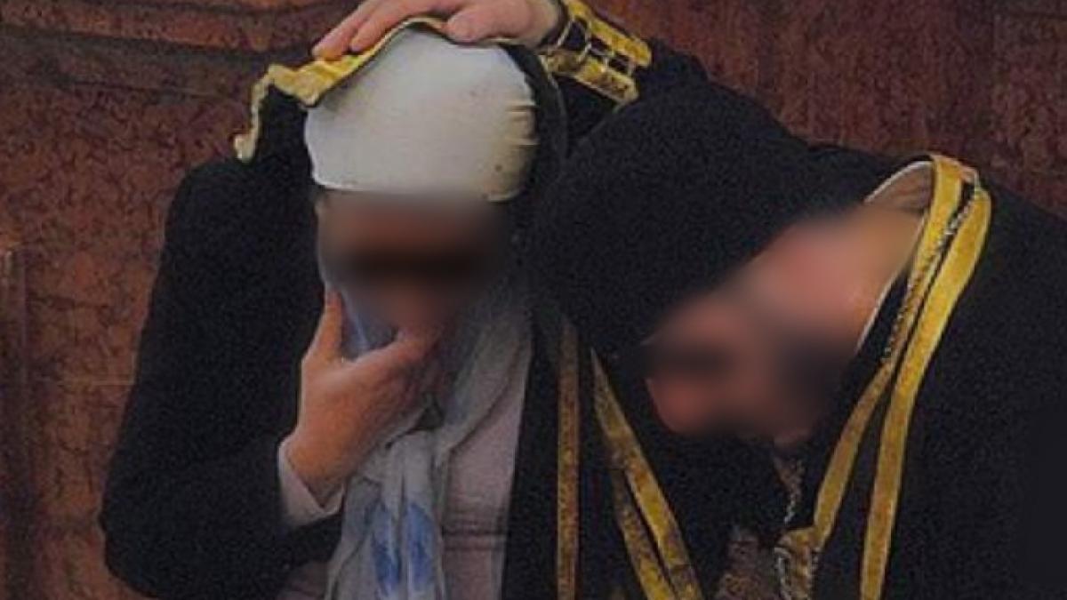 infiorator ce s a intamplat cu o femeie care i a pus coarne unui preot