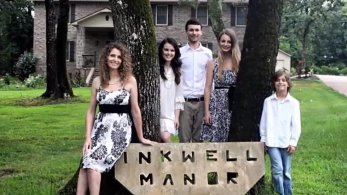 o mama a reusit sa construiasca singura o casa folosindu se numai de tutoriale de pe internet video