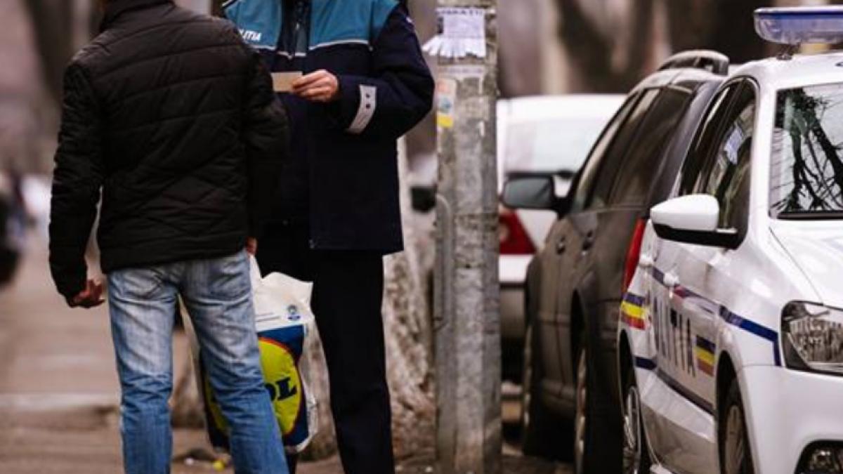 hotii iti ofera brelocuri portchei sau mascote cu un cip ascuns si stiu apoi fiecare miscare a ta