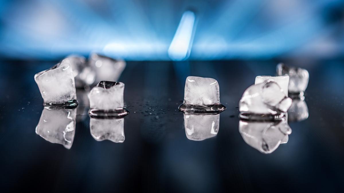 ai pus vreodata un cub de gheata pe ceafa incearca si vei ramane uluit