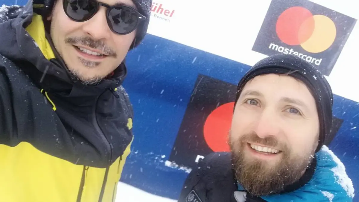 razvan si dani scosi din nameti cu plugurile imagini cu operatiunea de salvare a prezentatorilor