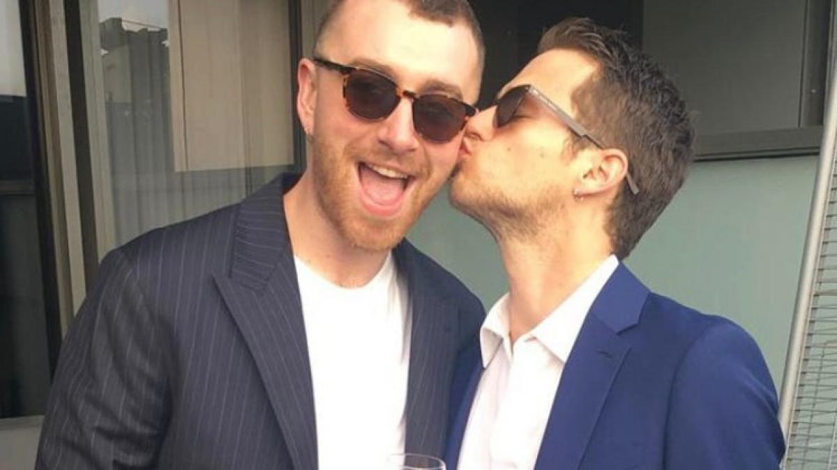 sam smith si iubitul s au devorat in vazul tuturor sarutari patimase fara perdea solistul si